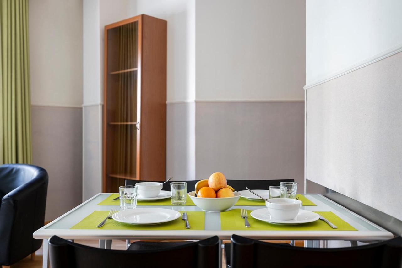 Apartments Sata Park Guell Area Барселона Екстер'єр фото