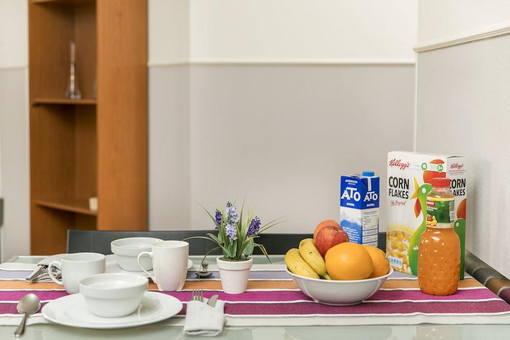 Apartments Sata Park Guell Area Барселона Екстер'єр фото